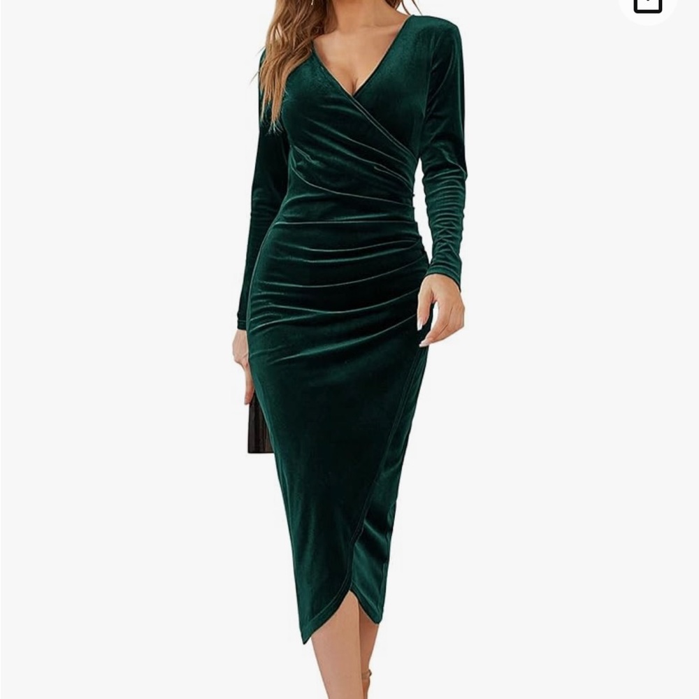 Velvet Green V Neck Ruched Waist Tulip
Hem Long Sleeve Midi Dress medium